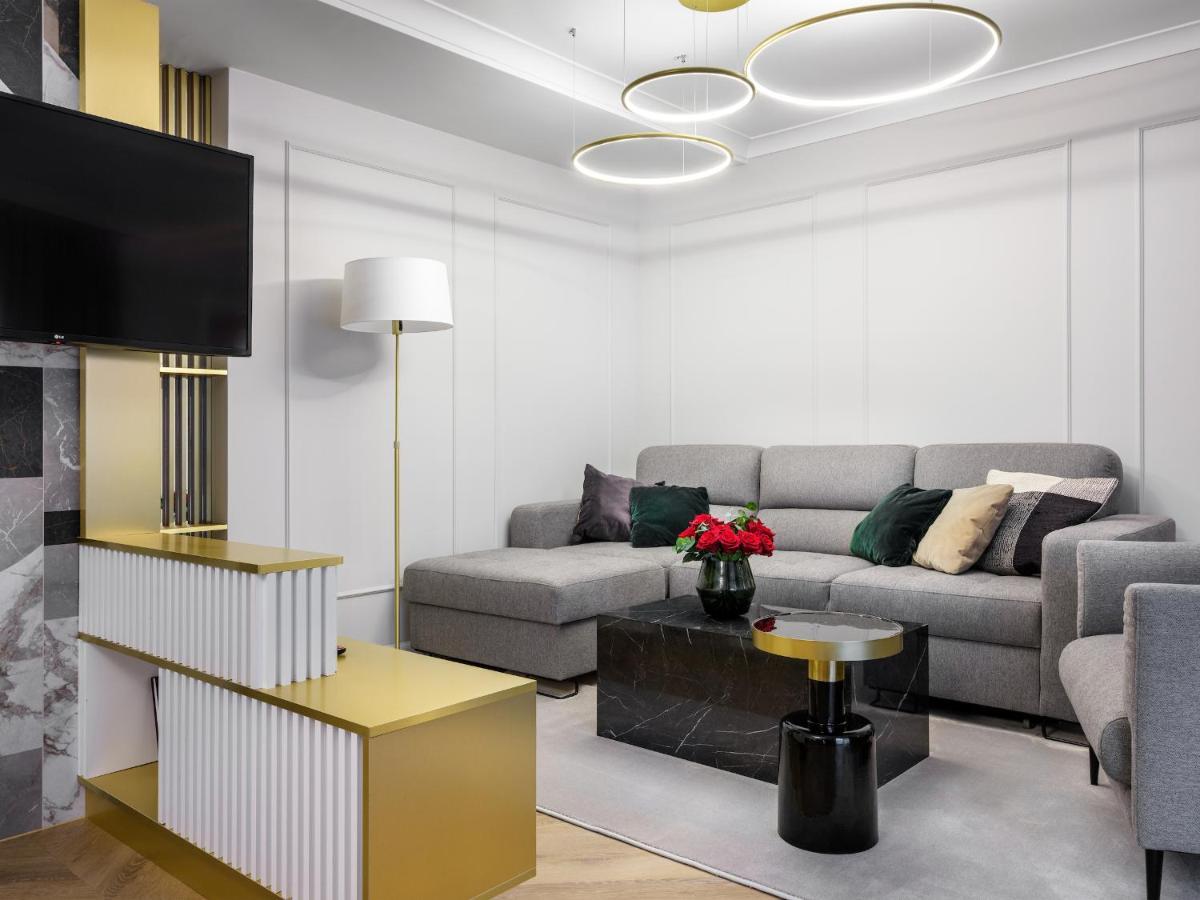 كراكوفيا Golden Queen Deluxe Jacuzzi Apartments - Old Town المظهر الخارجي الصورة