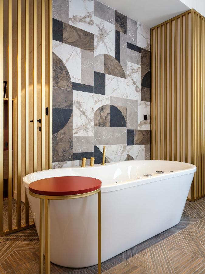 كراكوفيا Golden Queen Deluxe Jacuzzi Apartments - Old Town المظهر الخارجي الصورة