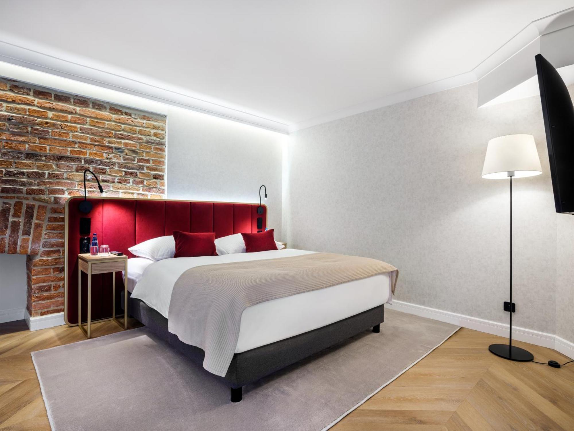 كراكوفيا Golden Queen Deluxe Jacuzzi Apartments - Old Town المظهر الخارجي الصورة